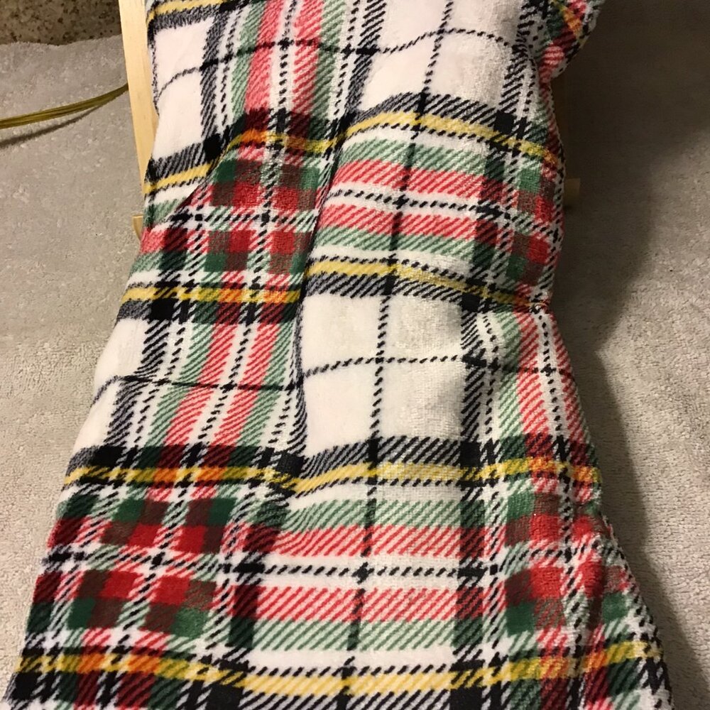 NWT Motif TREE SKIRT Plaid Plush Red Green White 34” New